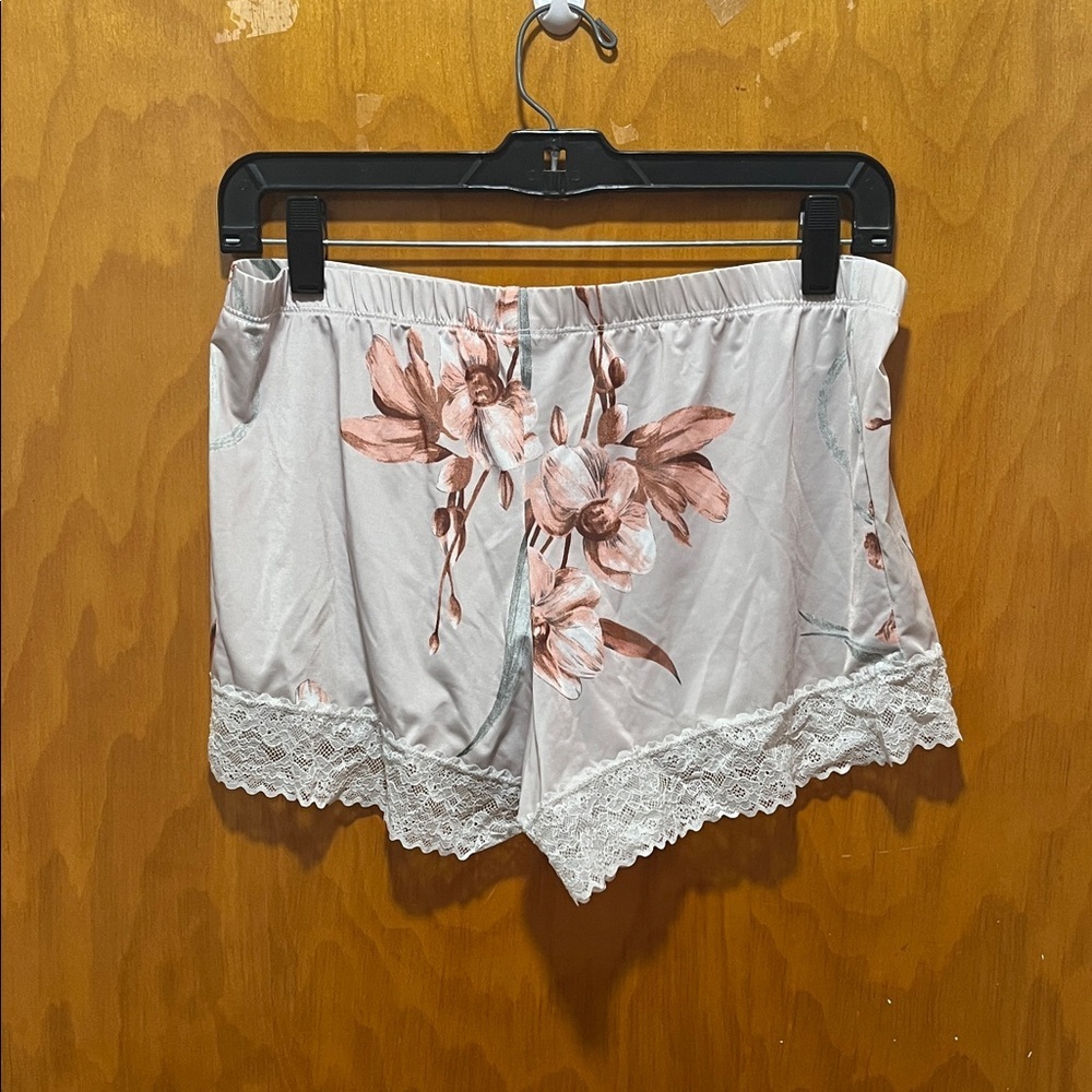 Body Touch Floral Lace Pajama Set with Robe - Picture 4 of 12